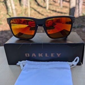 BRAND NEW IN BOX! Oakley HOLBROOK sunglasses for men with PRIZM Lenses AUTHENTIC